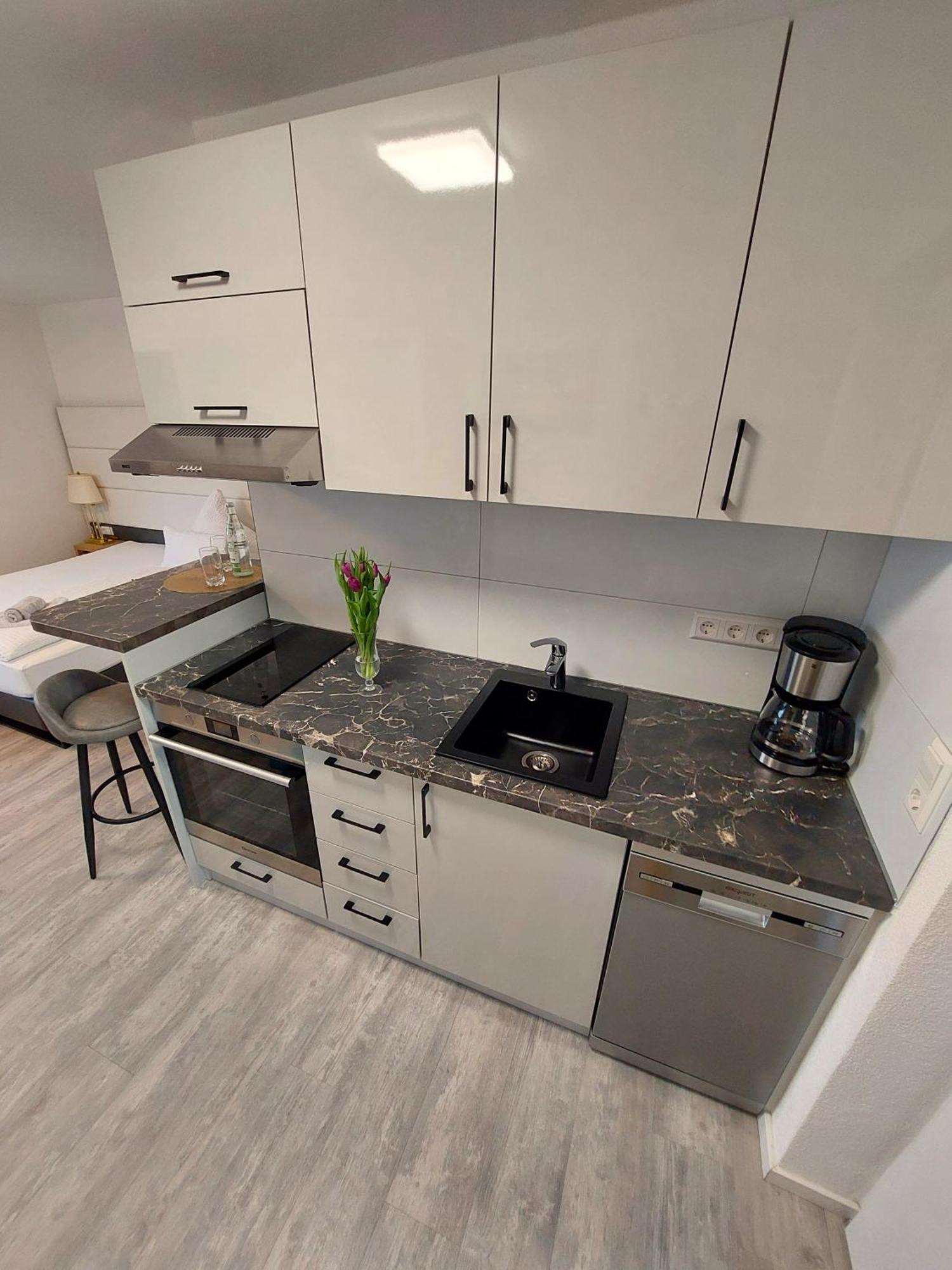 Bodensee Sunshine Zimmer & Apts. อูลดิงเงน มึลโฮเฟิน ภายนอก รูปภาพ