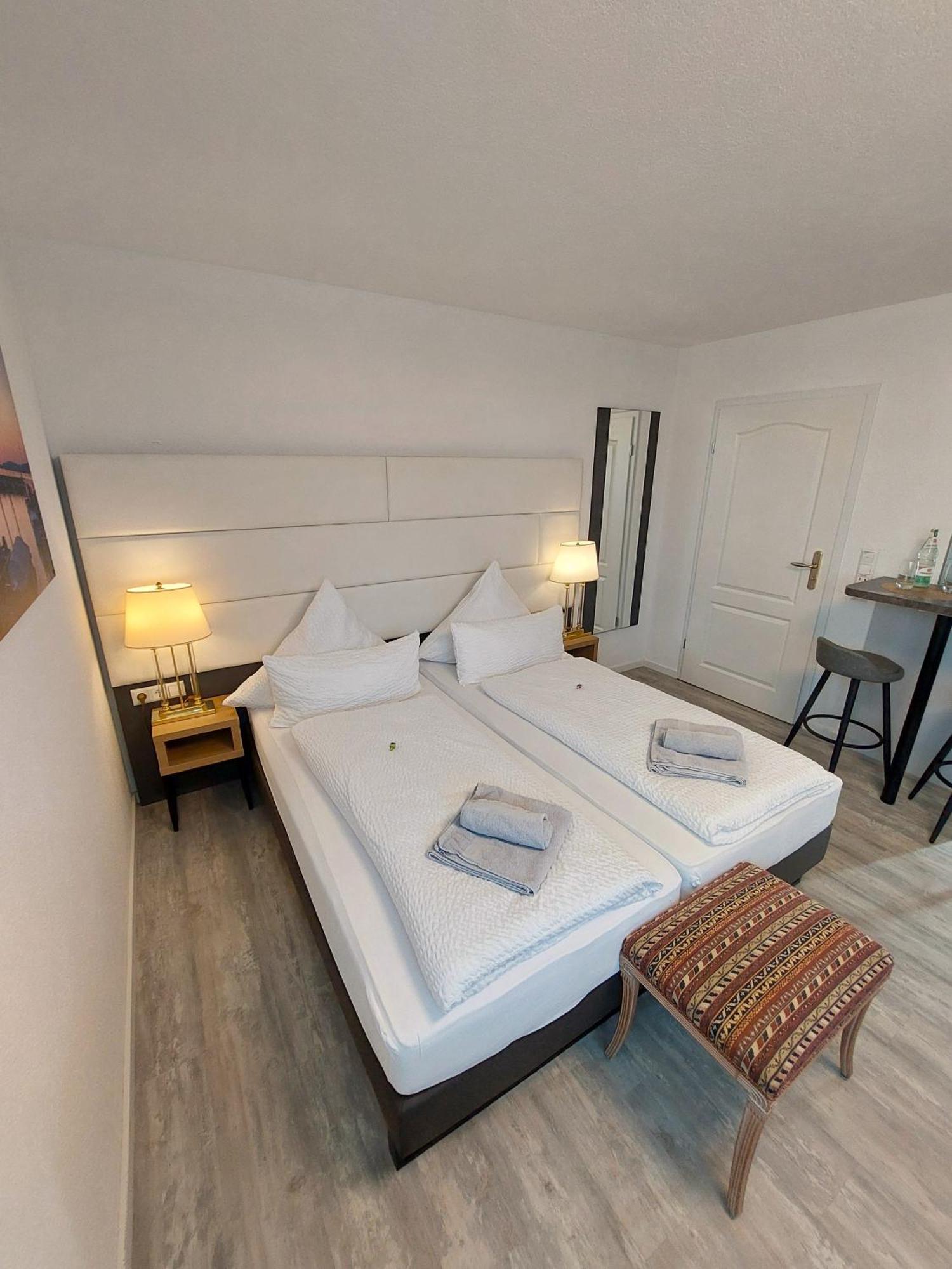 Bodensee Sunshine Zimmer & Apts. อูลดิงเงน มึลโฮเฟิน ภายนอก รูปภาพ