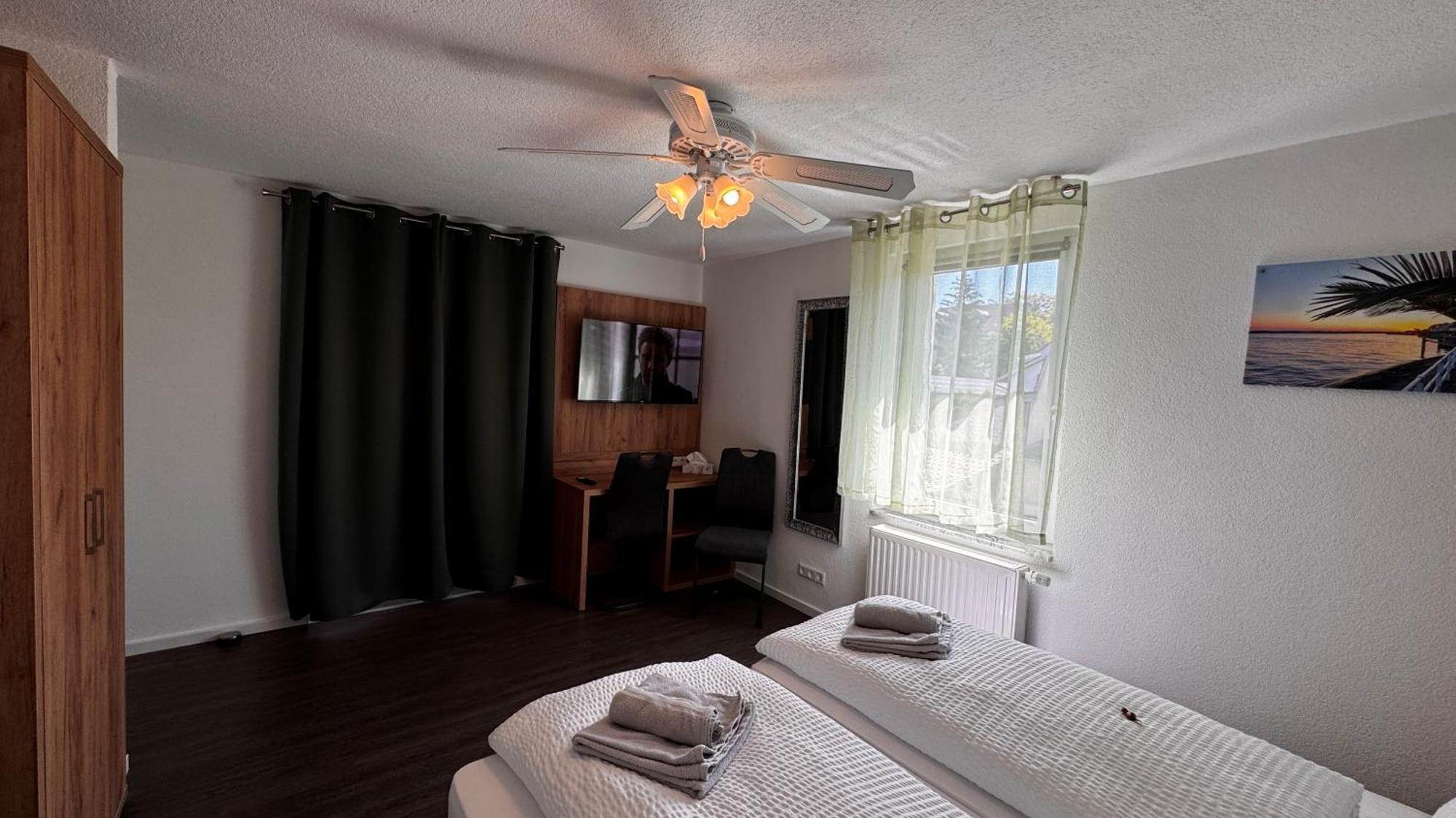 Bodensee Sunshine Zimmer & Apts. อูลดิงเงน มึลโฮเฟิน ภายนอก รูปภาพ