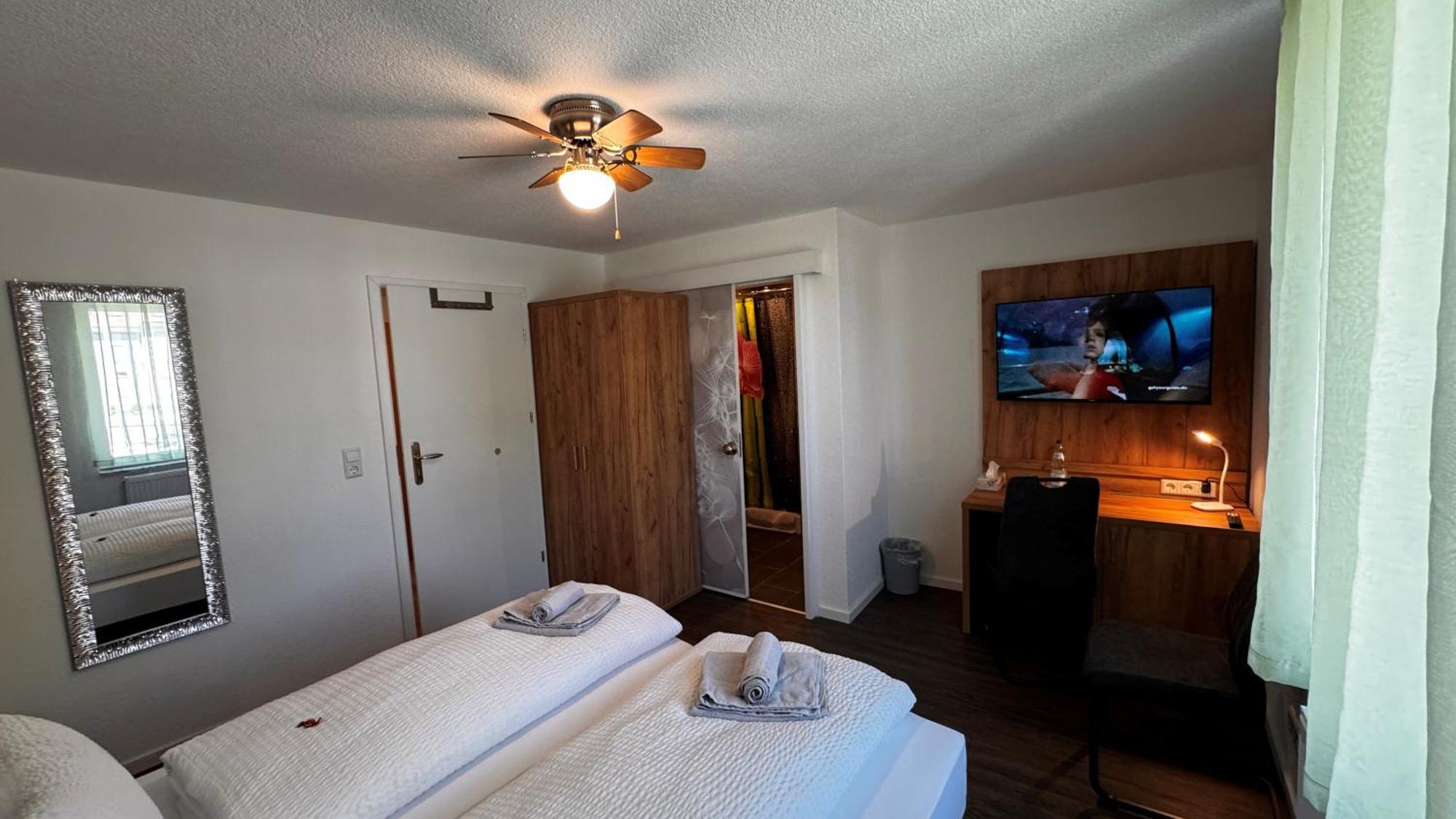 Bodensee Sunshine Zimmer & Apts. อูลดิงเงน มึลโฮเฟิน ภายนอก รูปภาพ